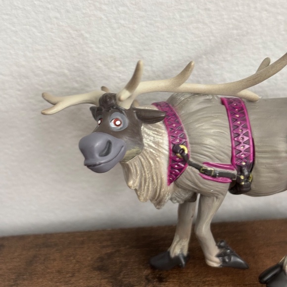 DISNEY Frozen SVEN Reindeer Toy Figure 4" Cake Topper - Picture 2 of 7